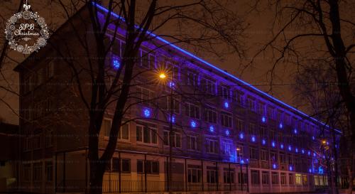 Оформление фасада гирляндами школы ГБОУ №543 Санкт-Петербург